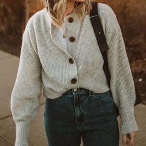 Everlane The Cropped Alpaca Cardigan in Almond Size XS
